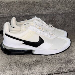 Nike WMNS Air Max Pre-Day